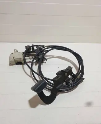 Skoda Fabia Mk1 (6Y) Fuel cap release pull handle 6Y1827611A CZBN3