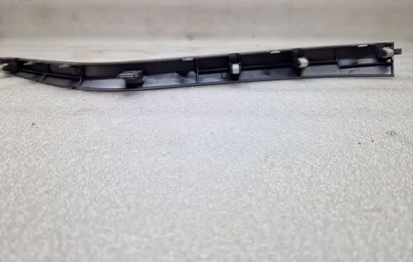 Suzuki Grand Vitara II Dashboard glove box trim 7386265J0