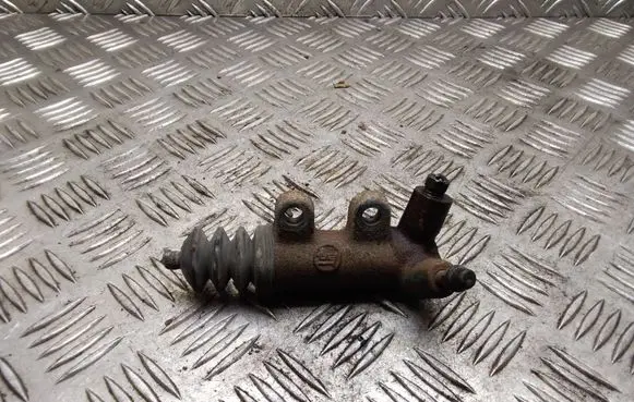 Toyota Yaris Verso Clutch master cylinder