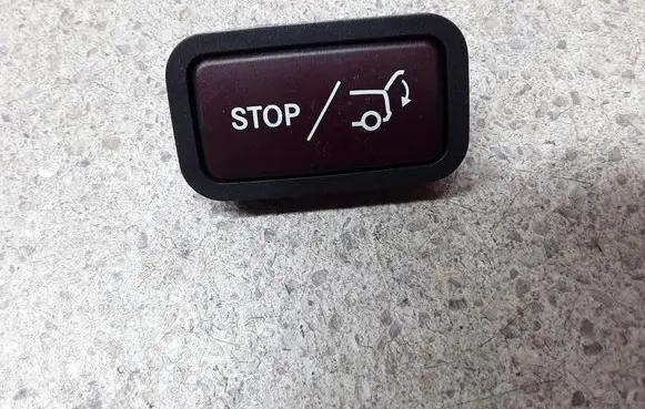 Mercedes-Benz E W212 Tailgate/boot open switch button A2128210651