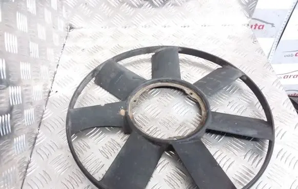 BMW 5 E34 Fan impeller 2243303