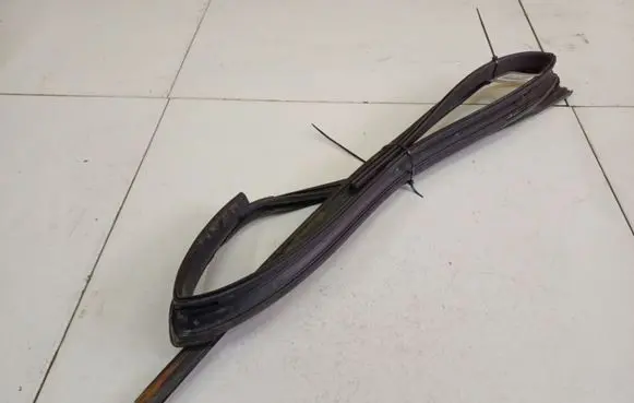 Chevrolet Captiva Rubber seal front coupe door 