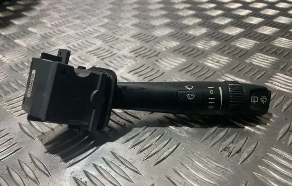 Volvo V70 Wiper control stalk 30768101