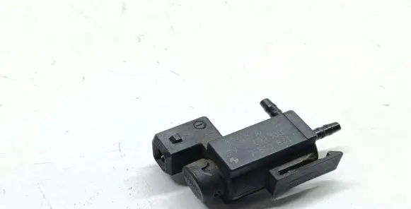 BMW 3 E90 E91 Vacuum valve 7810831 70231800