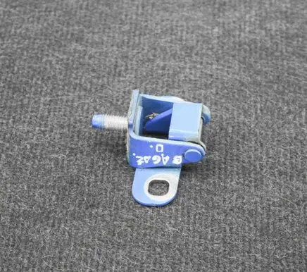 Tailgate/trunk/boot hinge