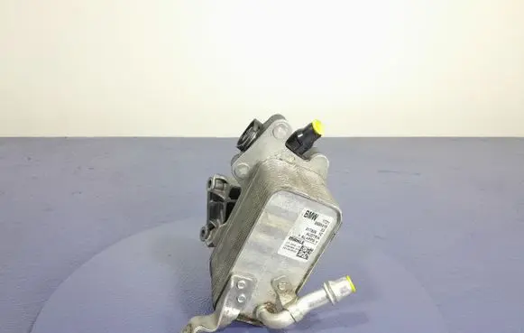 Engine oil radiator