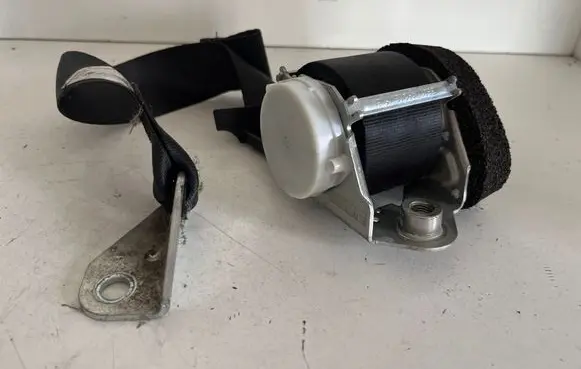 Volkswagen Tiguan Rear seatbelt 5N0857806