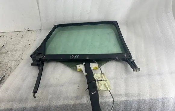 Audi A3 S3 8P Rear door window/glass frame 200300035