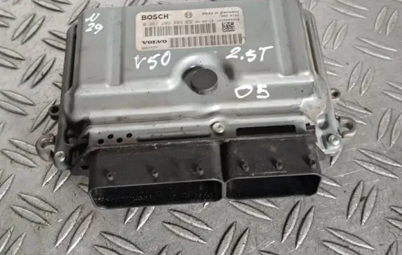 Volvo V50 Engine control unit/module 0261209009 8667577 1039S04318