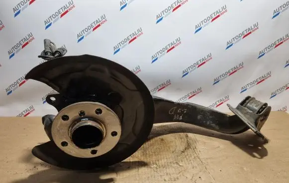 Rear wheel hub spindle/knuckle