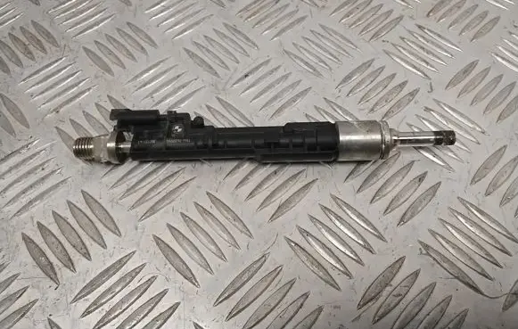 BMW 5 F10 F11 Fuel injector 7639994