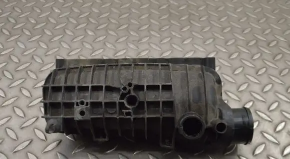 Ford Fiesta Intake manifold 1047092S01