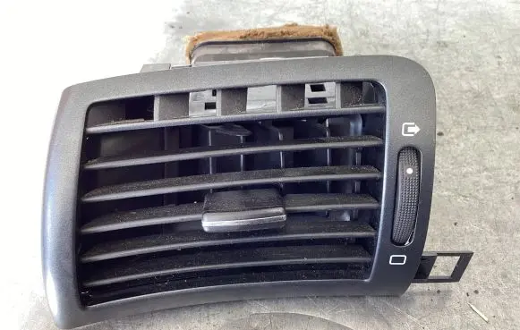 Peugeot 407 Dash center air vent grill 9644589577 A1010006