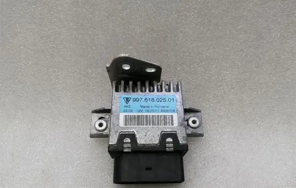 Porsche Cayman 987 Fuel injection pump control unit/module 99761802501