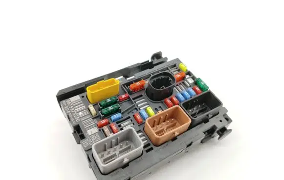 Peugeot 308 Fuse module 9675878280