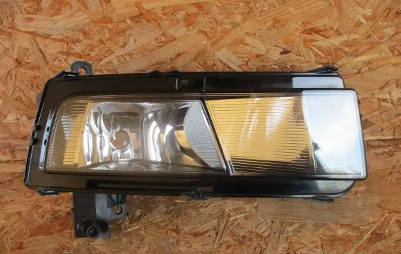 Volkswagen Touran III Front fog light 5TA941662