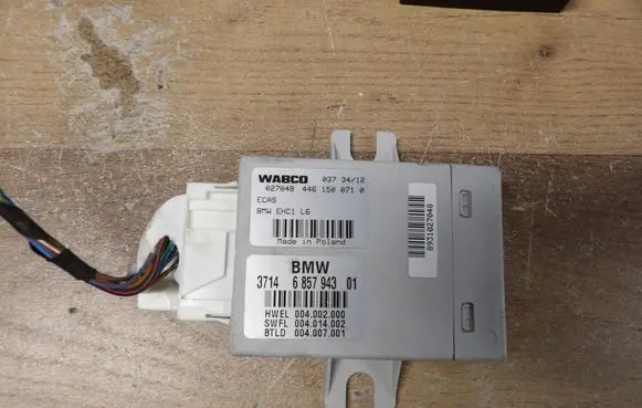 BMW 5 F10 F11 Air suspension control unit module (rear) 4461500710 004002000 004014002