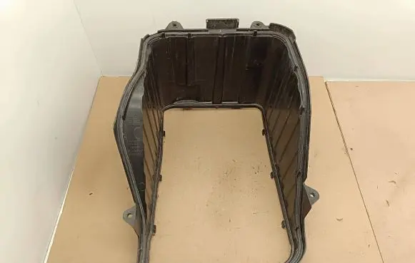 Audi Q3 8U Battery box tray 8U0915335