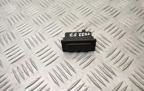 Citroen e-C3 Tailgate opening switch 9838113280