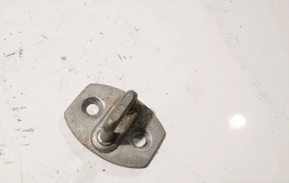 Toyota Avensis T250 Rear door lock loop/hook striker 