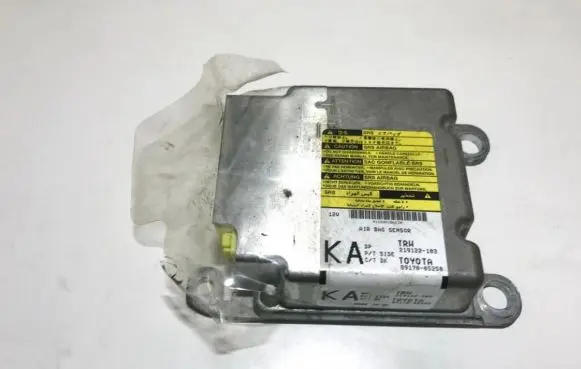 Toyota Avensis T270 Airbag control unit/module 8917005250 89170-05250