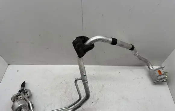 Volvo XC60 Air conditioning (A/C) pipe/hose 32260834