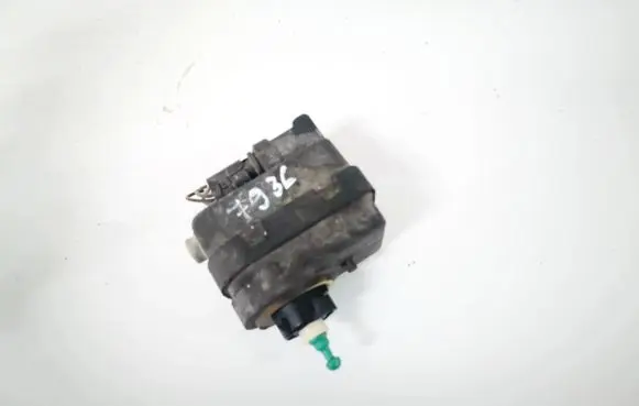 Headlight level adjustment motor