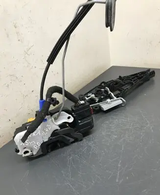 Opel Mokka Front door lock