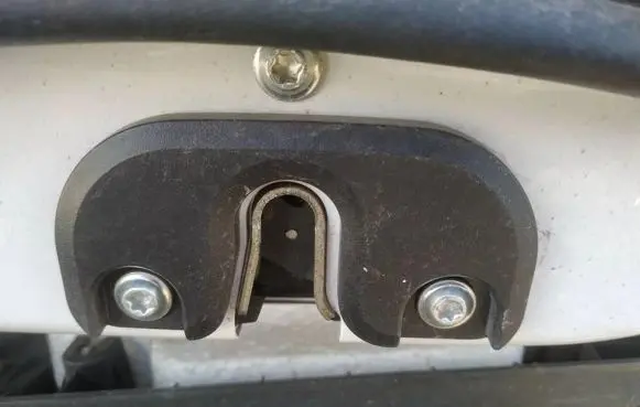 Opel Antara Front door lock