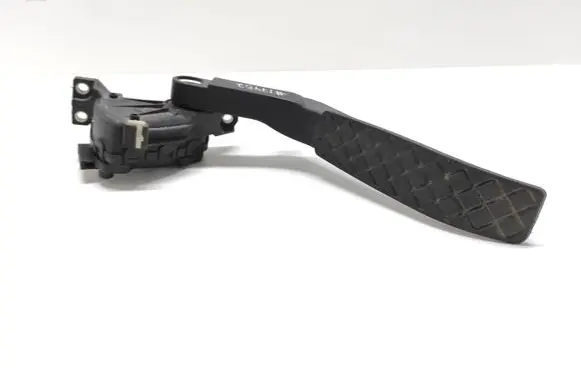 Volkswagen Touareg I Accelerator throttle pedal 7L6721507
