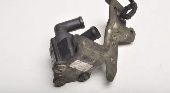 Volvo S90, V90 Water pump 31686005