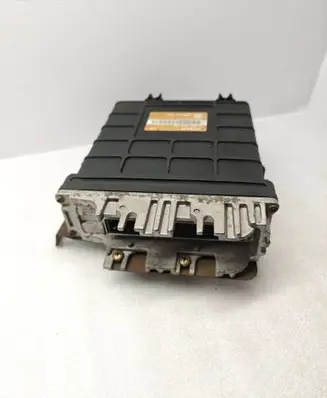 Volkswagen Golf III Engine control unit/module 1H0907311 0261200701