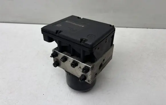 Volkswagen Golf IV ABS Pump 1J0907379G 1J0614117C