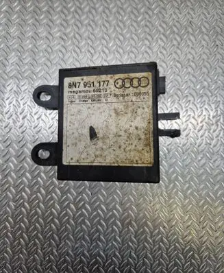 Audi TT Mk1 Other control units/modules 8N7951177 69210