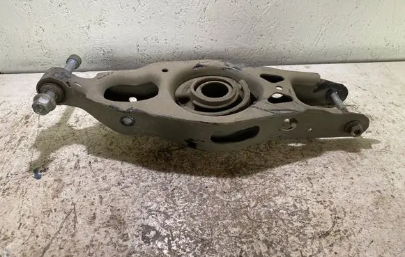 Dodge Challenger Rear upper control arm/wishbone