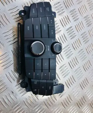 Head unit multimedia control