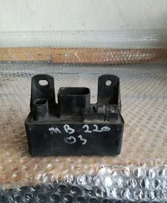 Mercedes-Benz C W203 Glow plug pre-heat relay