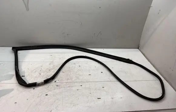 Lexus IS 220D-250-350 Rubber seal front door (on door) 6786153030