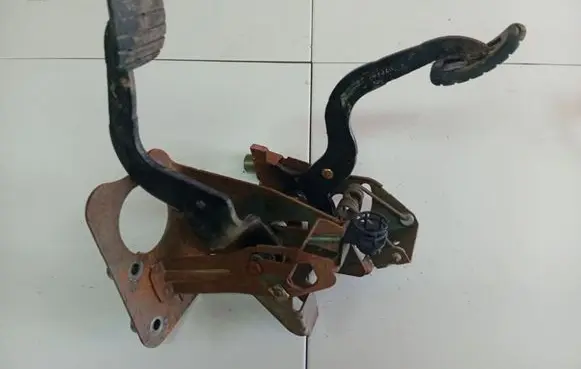Renault Espace - Grand espace IV Brake pedal 8200139603