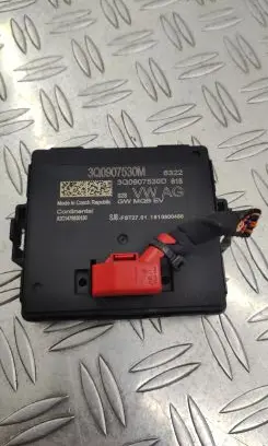 Volkswagen PASSAT B8 Gateway control module 3Q0907530M 3Q0907530D
