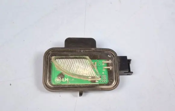 Volkswagen PASSAT B8 Front door wing mirror part 3G0945291A