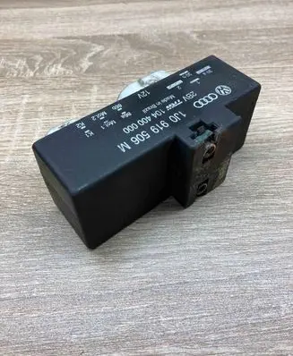 Volkswagen Polo Glow plug pre-heat relay 1J0919506M 104400000