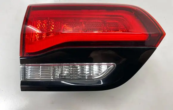Jeep Grand Cherokee Tailgate rear/tail lights P68142945AF 020818A