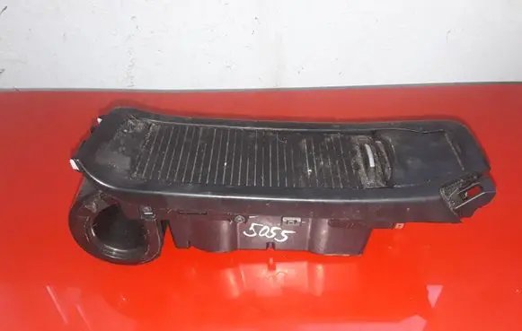 Cup holder front