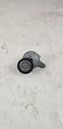Volkswagen Golf VII Generator/alternator belt tensioner 04L903315