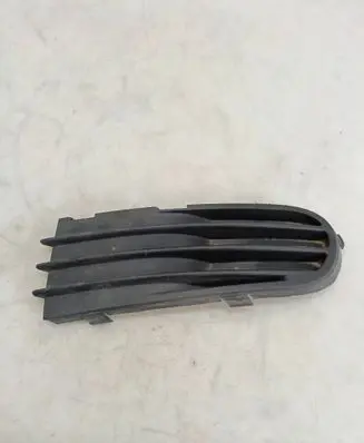 Volvo S40, V40 Front bumper lower grill 30657009 BP8BA 30657009LH