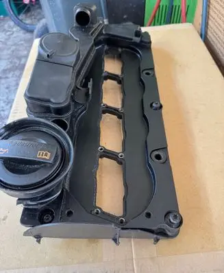 Audi A4 S4 B8 8K Rocker cam cover 03L103469A V620
