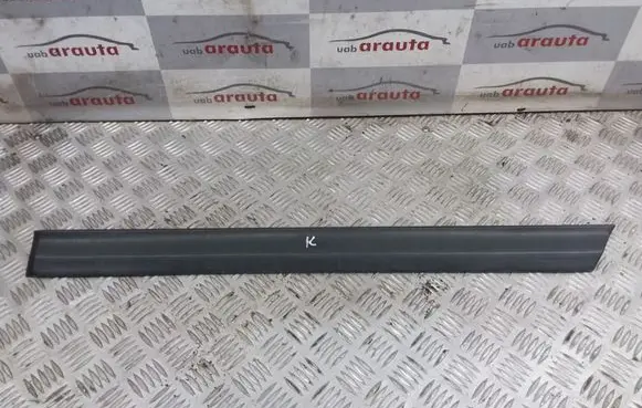 Volkswagen PASSAT B4 Rear door trim (molding) 3A0853753