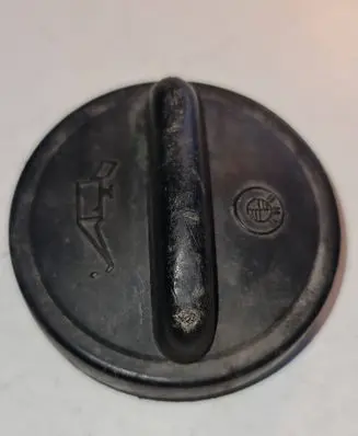 BMW 3 E30 Oil filler cap 11121286221 12277 43015