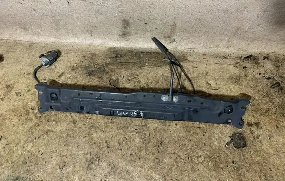 Mercedes-Benz C W204 Top upper radiator support slam panel A0009912595